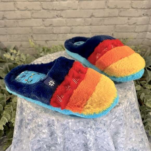 ALDI Holiday Gear Multicolor Stripe Faux Fur Slippers WMS 5/6❄️Like New - Picture 8 of 8
